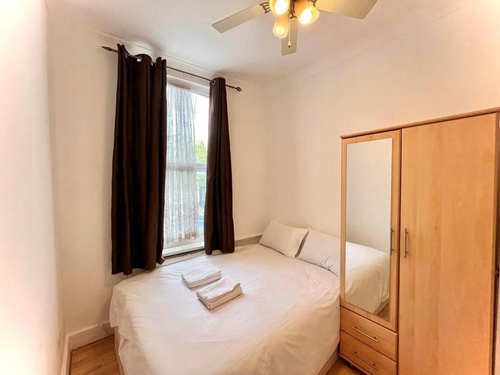 Stepney Green Holiday Apartment لندن المظهر الخارجي الصورة